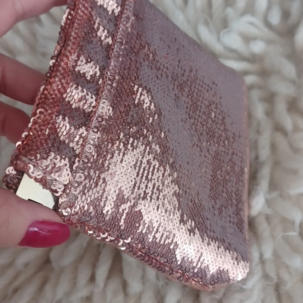 Anthropologie pouch - Picture 3 of 12